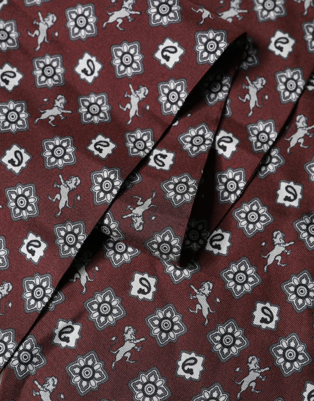 Dolce & Gabbana Bordeaux Silk Fringe Shawl Neck Wrap 142cm X 15.5cm  Scarf